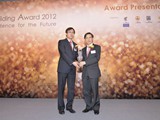 Ir Dr. Eddie Lam hand over the chair baton to Ir Alkin Kwong, Chairman of Hong Kong Institution of Engineers – Building Division 林少書工程師博士將輪任主席移交至香港工程師學會建造分部主席鄺正煒工程師